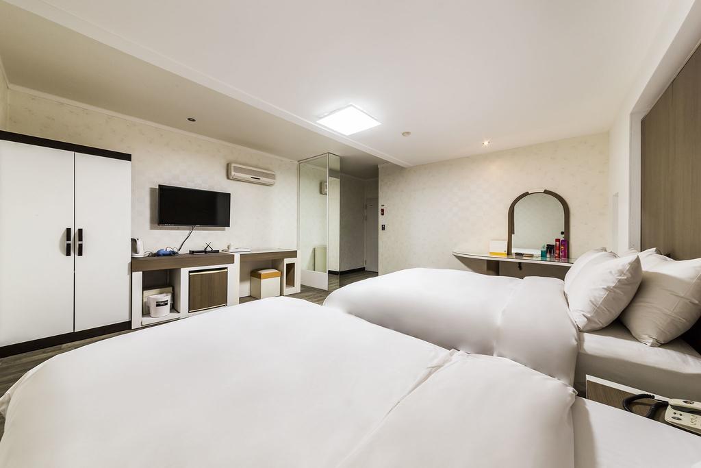 Hotel Tate ซูวอน ภายนอก รูปภาพ