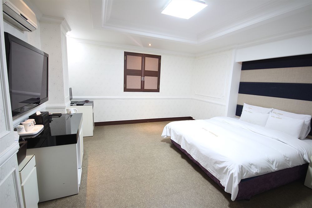 Hotel Tate ซูวอน ภายนอก รูปภาพ
