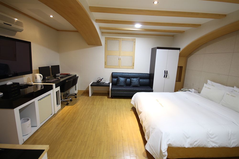 Hotel Tate ซูวอน ภายนอก รูปภาพ
